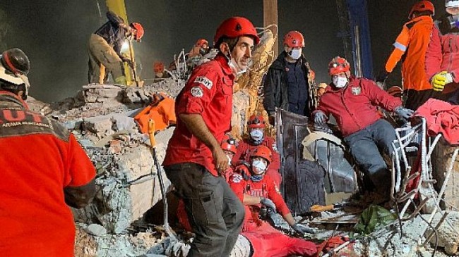 “AKUT, olası İstanbul Depremi’ni gündeme taşımaya devam ediyor!”