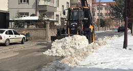 Karaman Belediyesi’nin Kar Temizliği Hafta Sonu da Sürdü