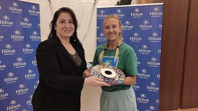 Hilton Istanbul Maslak’tan Şampiyon tenisçi Potapova’ya Türkiye’yi hatırlatacak hediye