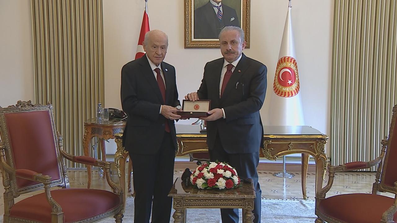 Mustafa Şentop, başkanlık görevini Devlet Bahçeli’ye devretti